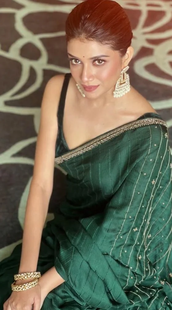 Sauraseni Maitra saree hot actress taj web series Sauraseni Maitra saree hot actress taj web series