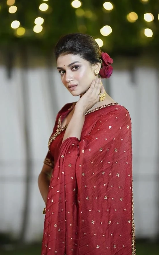 Sauraseni Maitra saree hot bengali actress Sauraseni Maitra saree hot bengali actress