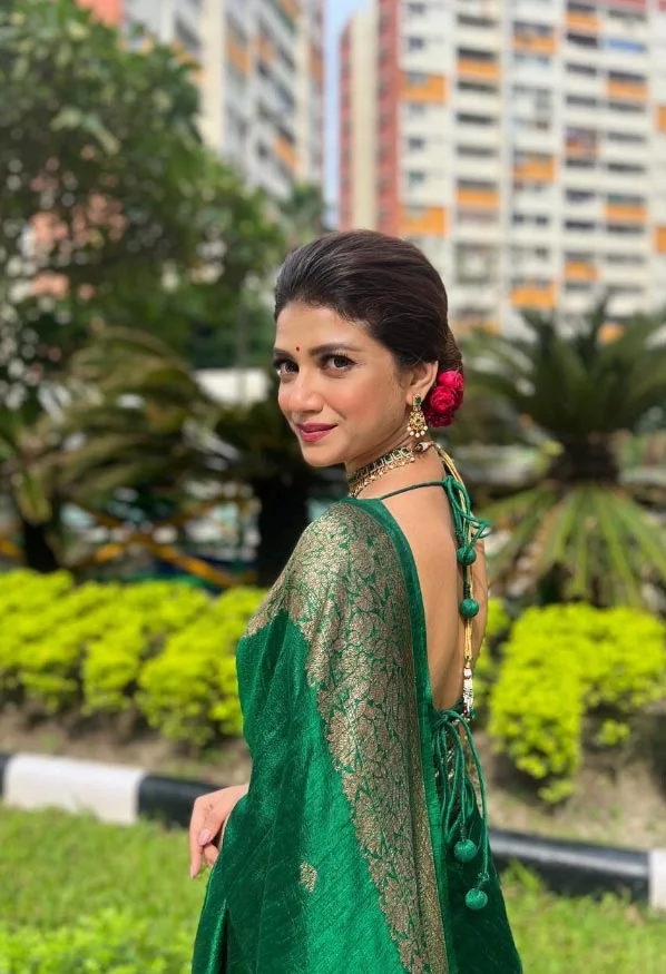 Sauraseni Maitra saree hot bengali actress backless Sauraseni Maitra saree hot bengali actress backless
