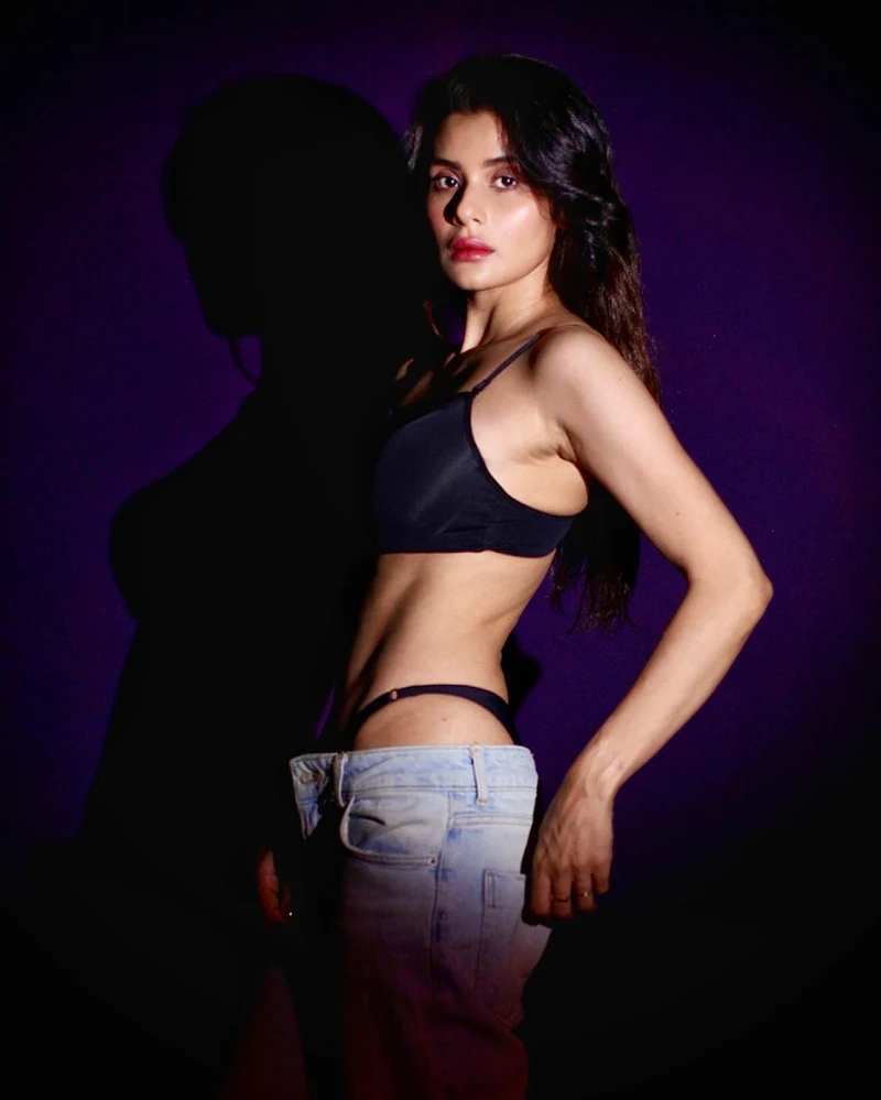 shamin mannan bra unbuttoned jeans bhootmate actress