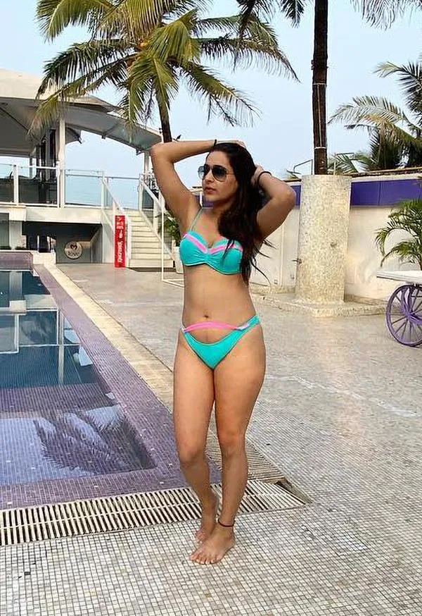 Shiny Dixit bikini sexy body Shiny Dixit bikini sexy body