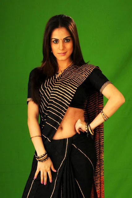Shraddha Arya black saree preeta kundali bhagya Shraddha Arya black saree preeta kundali bhagya