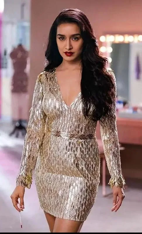 shraddha kapoor tight fit dress sexy body shraddha kapoor tight fit dress sexy body