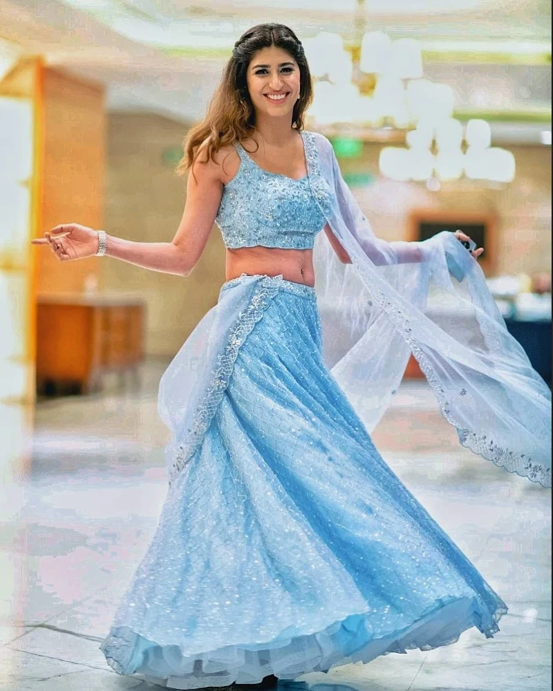 Shreya Mehta saree hot actress