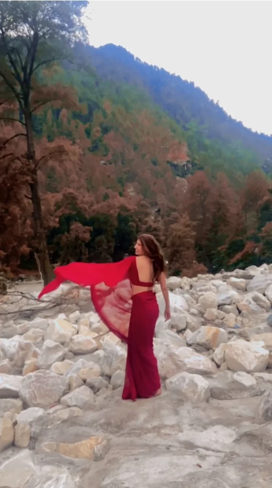 Shreya Mehta saree hot actress