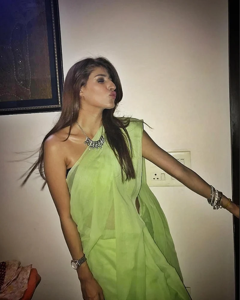 Shreya Mehta saree hot actress