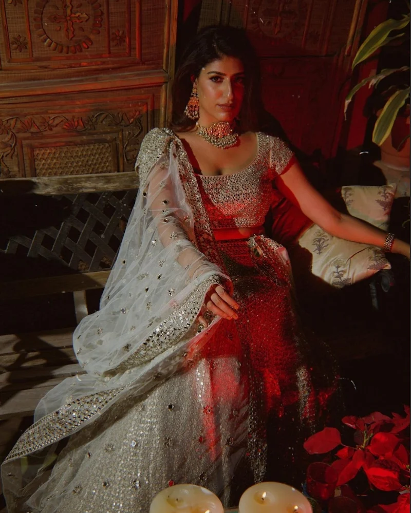 Shreya Mehta saree hot actress