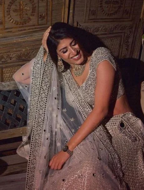 Shreya Mehta saree hot actress