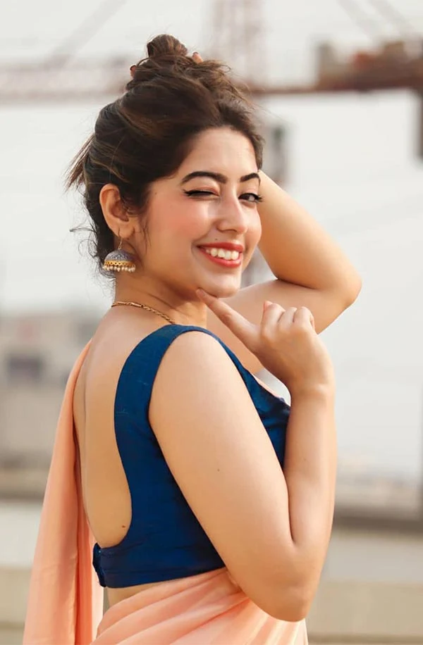 Shreyanshi hot actress puddan 2 Shreyanshi backless saree hot actress puddan 2