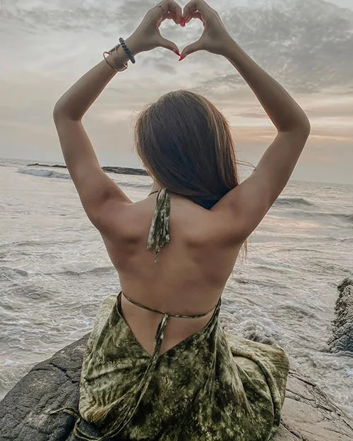 shruti sinha backless hot roadies splitsvilla i shruti sinha backless hot roadies splitsvilla i