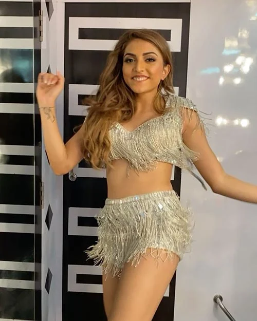 shruti sinha sexy legs hot roadies splitsvilla shruti sinha sexy legs hot roadies splitsvilla