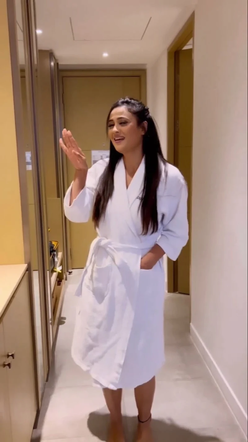 Shweta Tiwari bathrobe indian tv actress Shweta Tiwari bathrobe indian tv actress