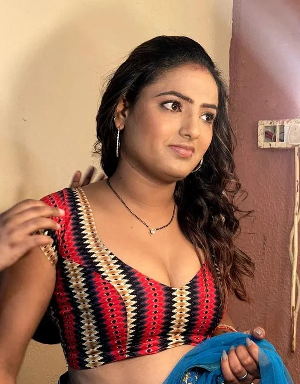 Shyna Khatri hot web series paglet pehredaar prime play Shyna Khatri hot web series paglet pehredaar prime play