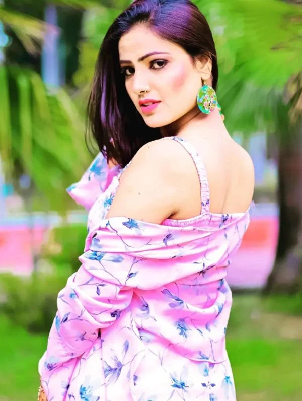 Shyna Khatri hot web series paglet pehredaar prime play Shyna Khatri hot web series paglet pehredaar prime play