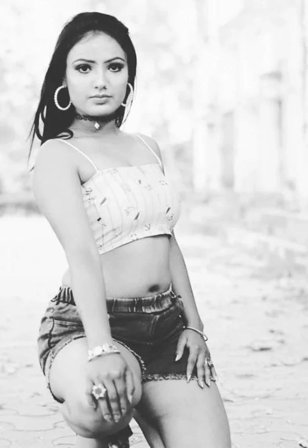 Shyna Khatri hot web series paglet pehredaar prime play Shyna Khatri hot web series paglet pehredaar prime play