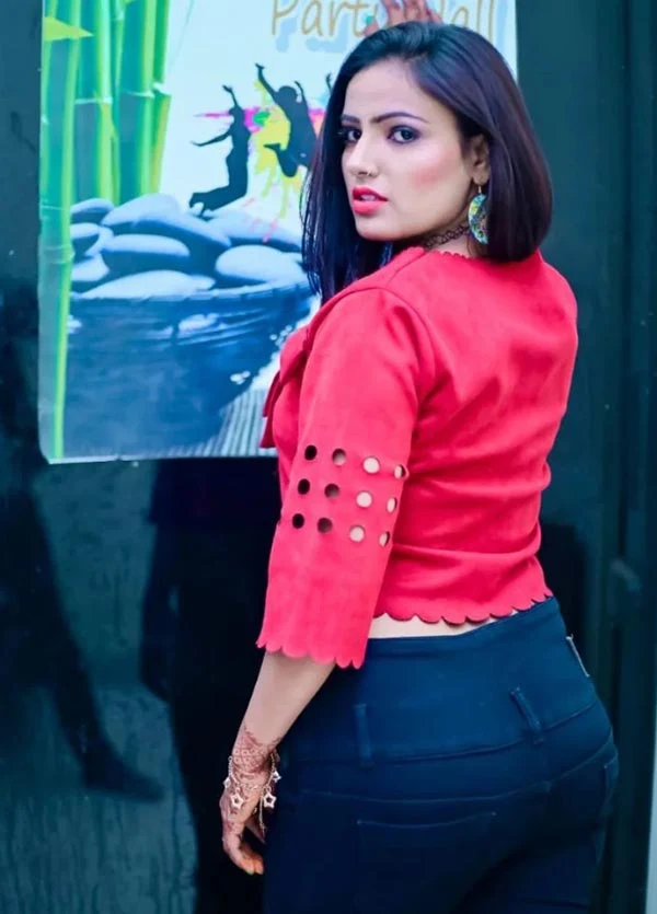 Shyna Khatri hot web series paglet pehredaar prime play Shyna Khatri hot web series paglet pehredaar prime play