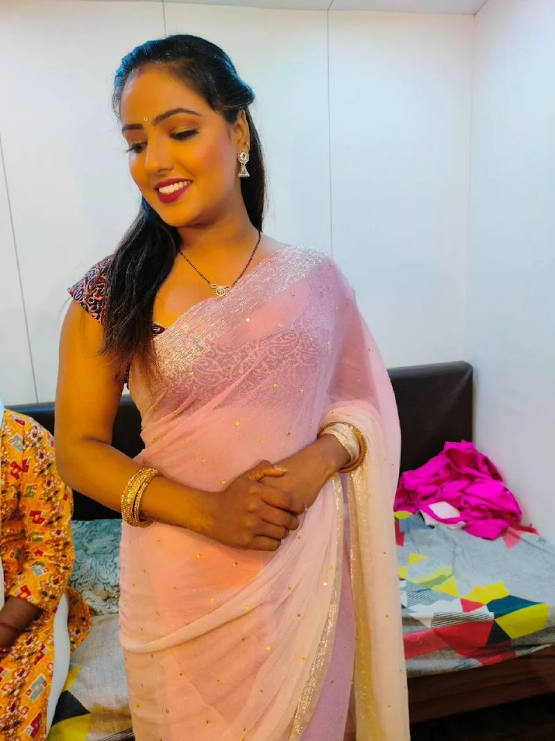 shyna khatri saree hot actress web series shyna khatri saree hot actress web series