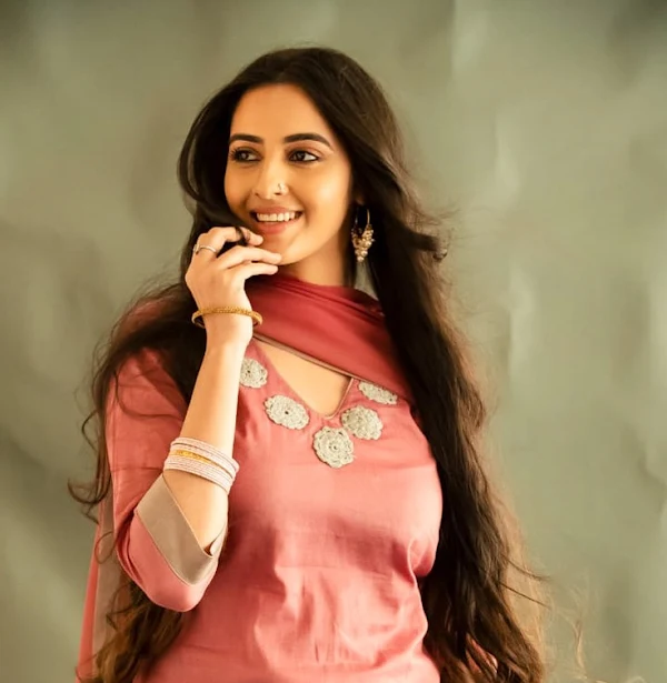 simrat kaur dirty hari actress simrat kaur dirty hari actress