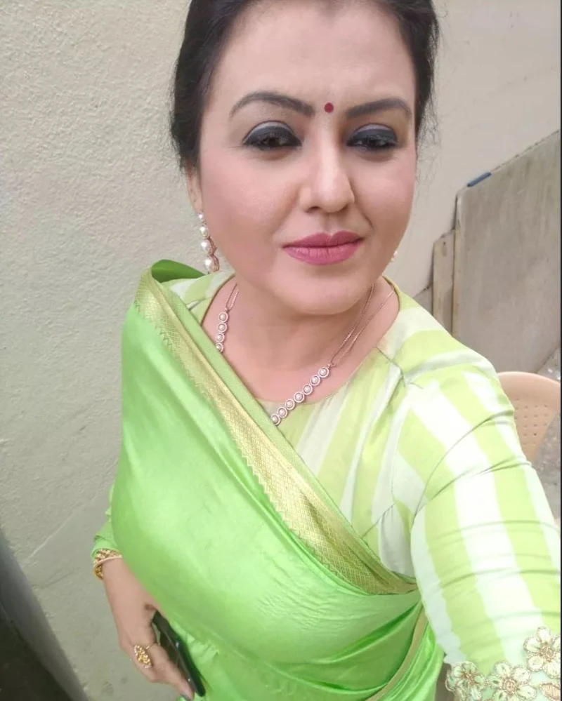 Sona Heiden saree hot south indian curvy actress sokkali Sona Heiden saree hot south indian curvy actress sokkali