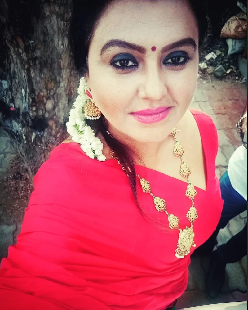 Sona Heiden saree hot south indian curvy actress sokkali Sona Heiden saree hot south indian curvy actress sokkali