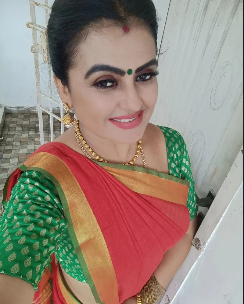 Sona Heiden saree hot south indian curvy actress pachamanga Sona Heiden saree hot south indian curvy actress pachamanga