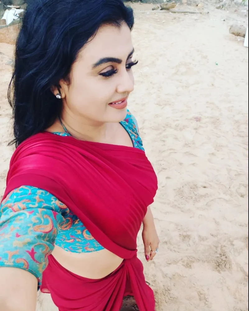 Sona Heiden saree hot south indian curvy actress pachamanga Sona Heiden saree hot south indian curvy actress pachamanga