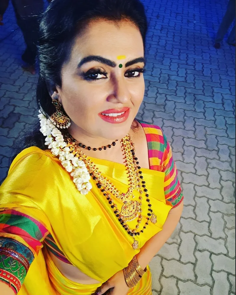 Sona Heiden saree hot south indian curvy actress pachamanga Sona Heiden saree hot south indian curvy actress pachamanga