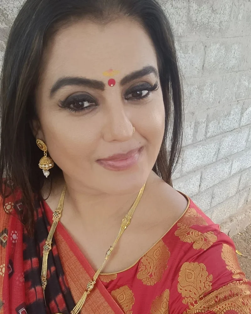 Sona Heiden saree hot south indian curvy actress Sona Heiden saree hot south indian curvy actress