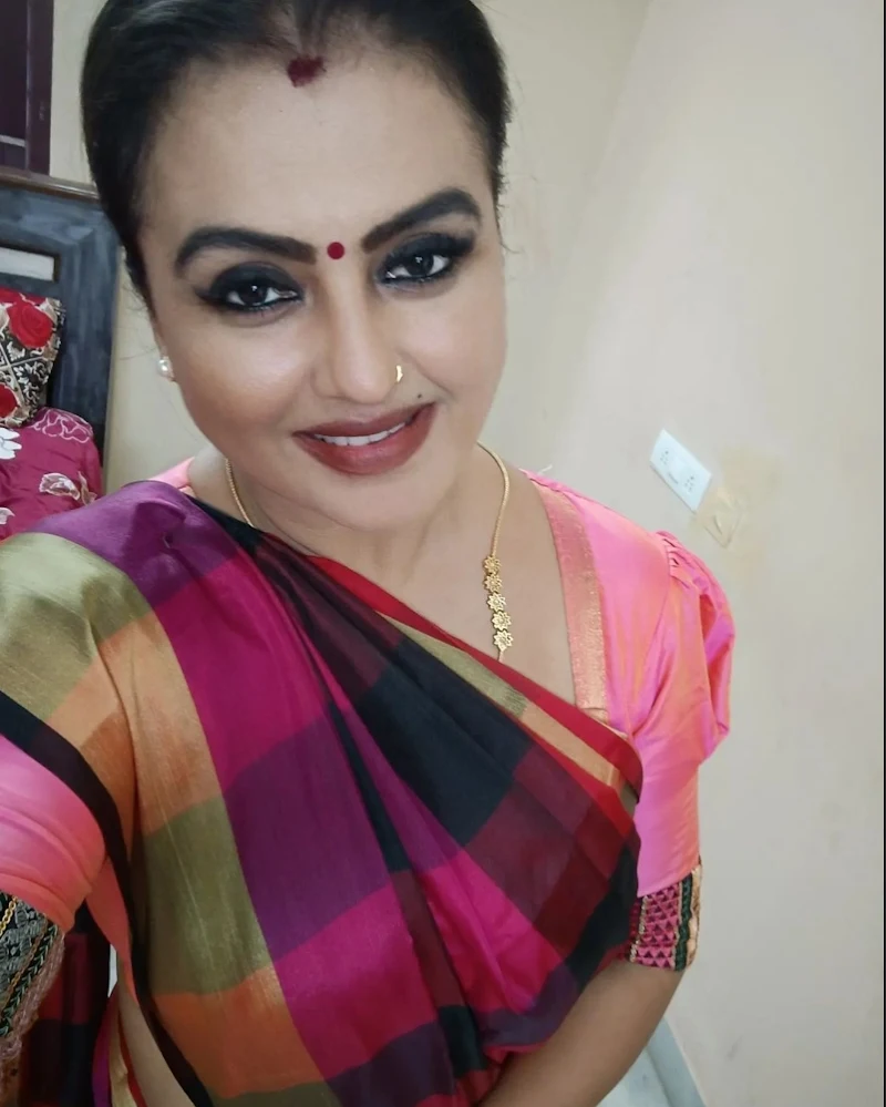 Sona Heiden saree hot south indian curvy actress Sona Heiden saree hot south indian curvy actress
