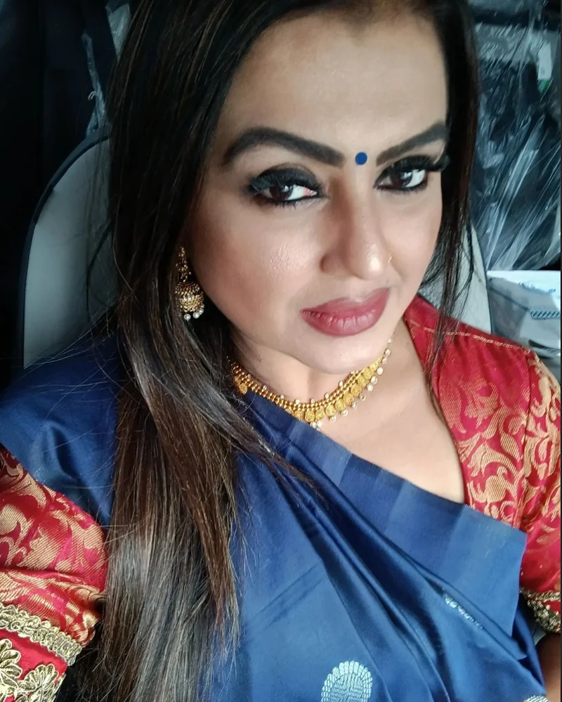 Sona Heiden saree hot south indian curvy actress Sona Heiden saree hot south indian curvy actress