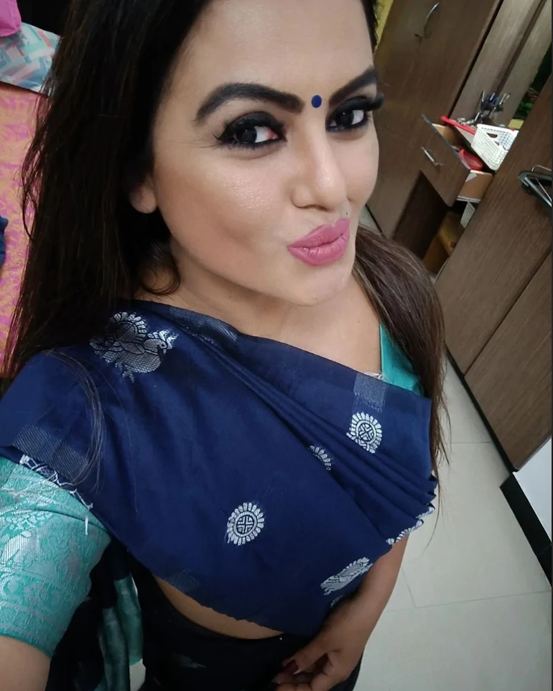 Sona Heiden saree hot south indian curvy actress Sona Heiden saree hot south indian curvy actress