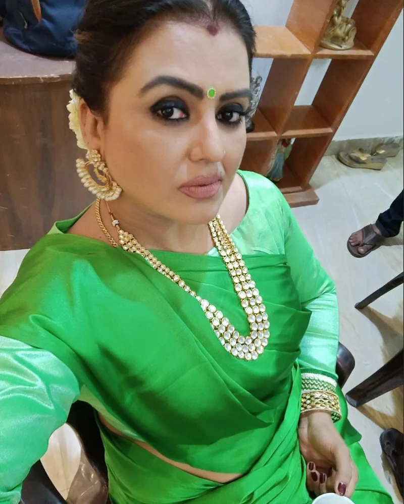 Sona Heiden saree hot south indian curvy actress Sona Heiden saree hot south indian curvy actress