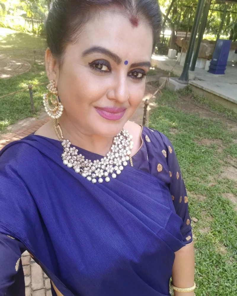 Sona Heiden saree hot south indian curvy actress Sona Heiden saree hot south indian curvy actress