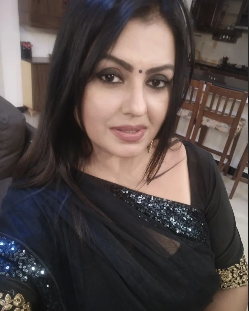 Sona Heiden saree hot south indian curvy actress Sona Heiden saree hot south indian curvy actress