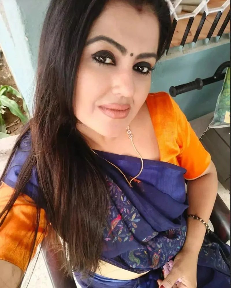 Sona Heiden saree hot south indian curvy actress pathu pathu Sona Heiden saree hot south indian curvy actress pathu pathu