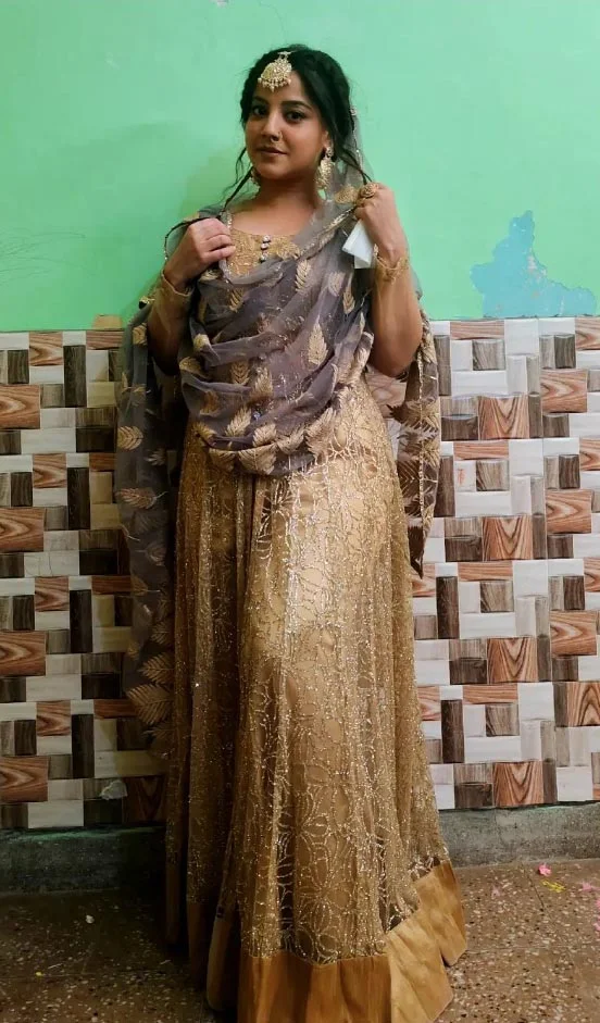 Sonali Pandita saree curvy hot actress lahore diaries ullu Sonali Pandita saree curvy hot actress lahore diaries ullu