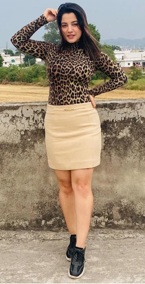Sonali Pandita curvy hot actress Sonali Pandita curvy hot actress