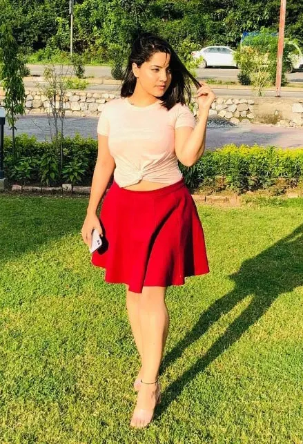 Sonali Pandita curvy hot actress Sonali Pandita curvy hot actress