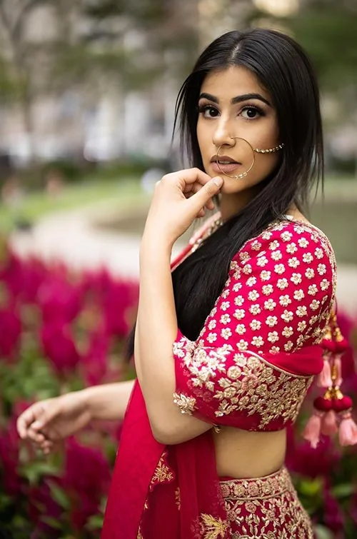 Sonia Rathee hot actress broken but beautiful Sonia Rathee hot actress broken but beautiful