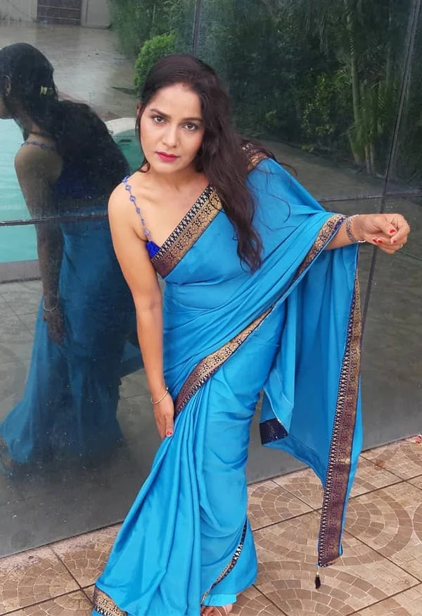 Suman hot actress cineprime web series Suman blue saree hot actress cineprime web series