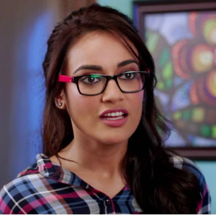 surbhi jyoti glases indian tv actress