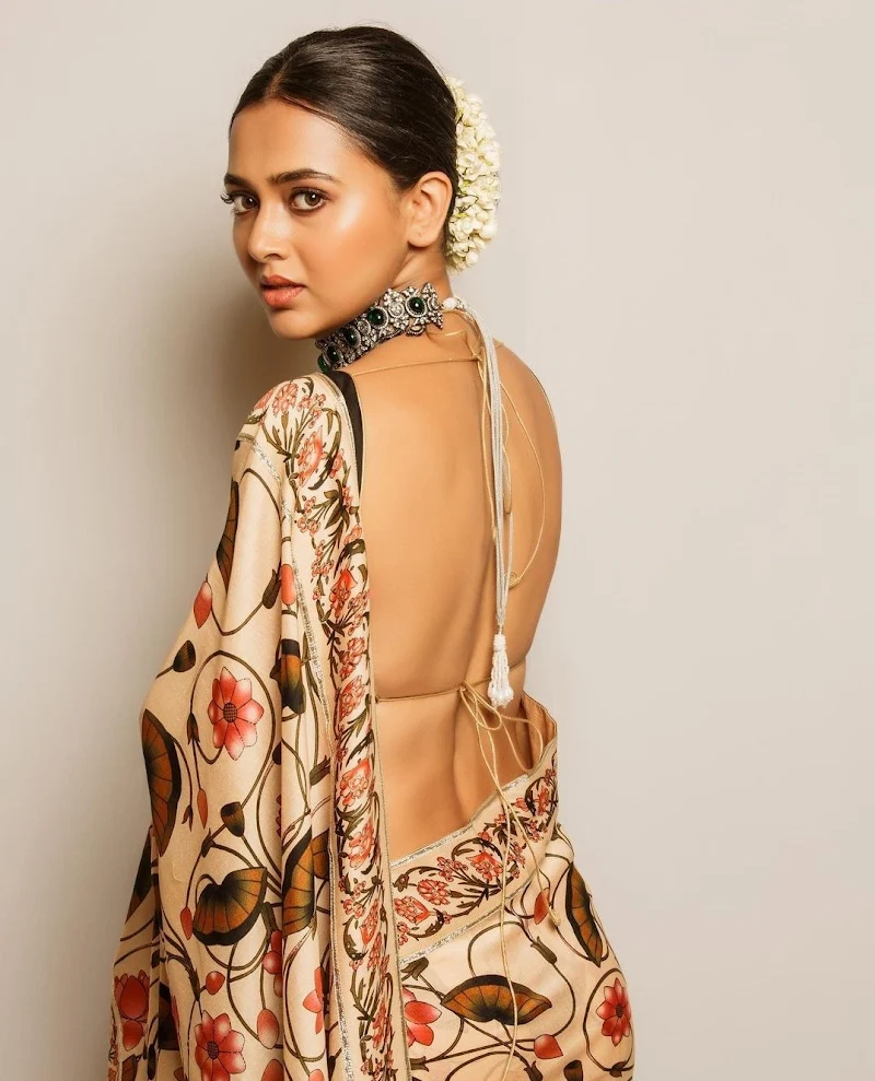 Tejasswi Prakash backless blouse saree tv actress Tejasswi Prakash backless blouse saree tv actress