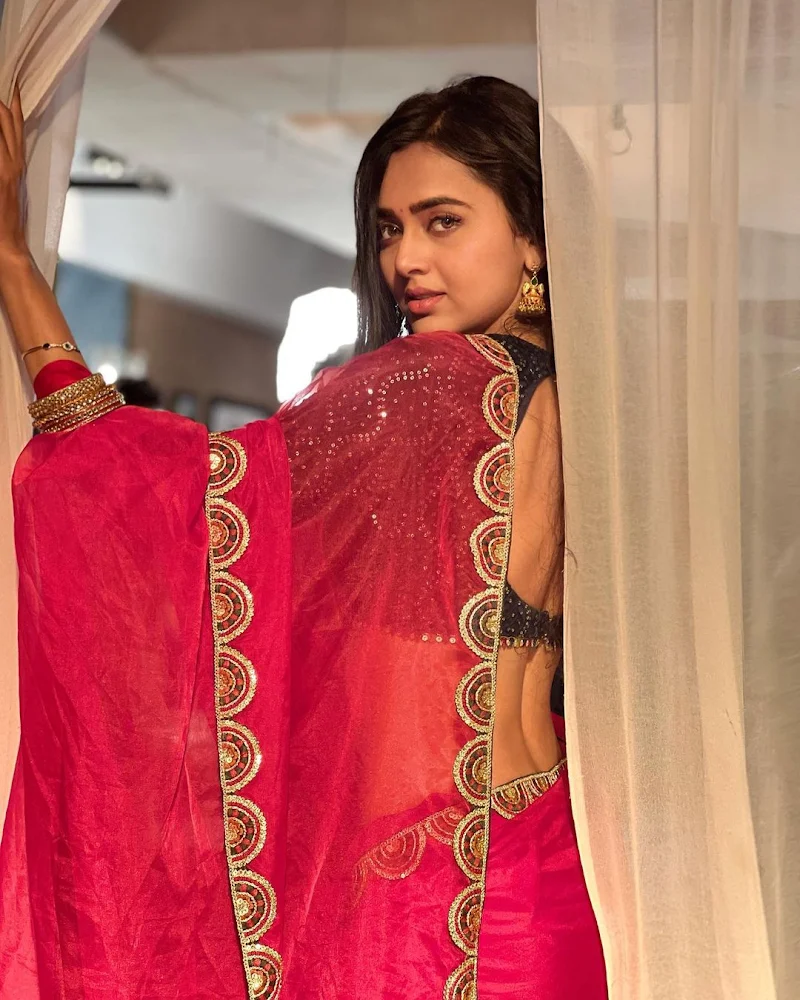 Tejasswi Prakash backless saree hot tv actress Tejasswi Prakash backless saree hot tv actress