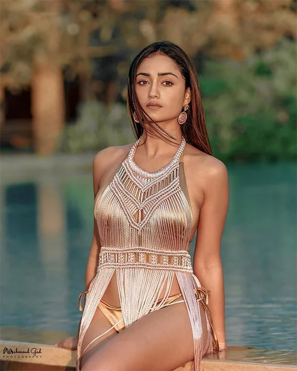 Tridha Choudhury swimsuit hot aashram actress Tridha Choudhury swimsuit hot aashram actress