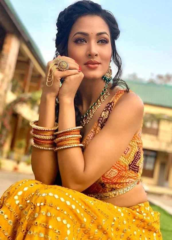 Vidisha Srivastava hot saree actress Vidisha Srivastava hot saree actress