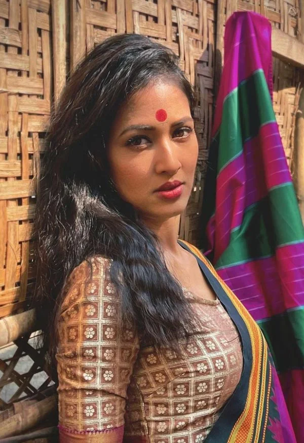 Vidisha Srivastava hot saree actress Vidisha Srivastava hot saree actress