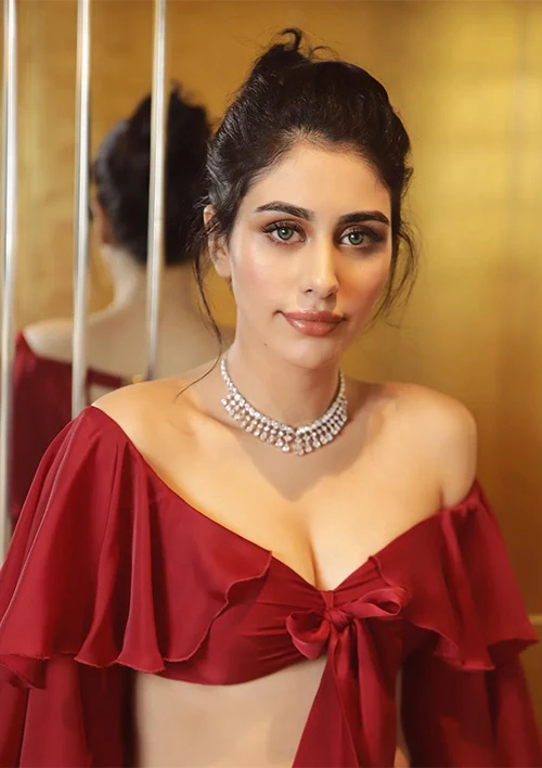 Warina Hussain cleavage hot actress Gulebakavali bimbisara Warina Hussain cleavage hot actress Gulebakavali bimbisara