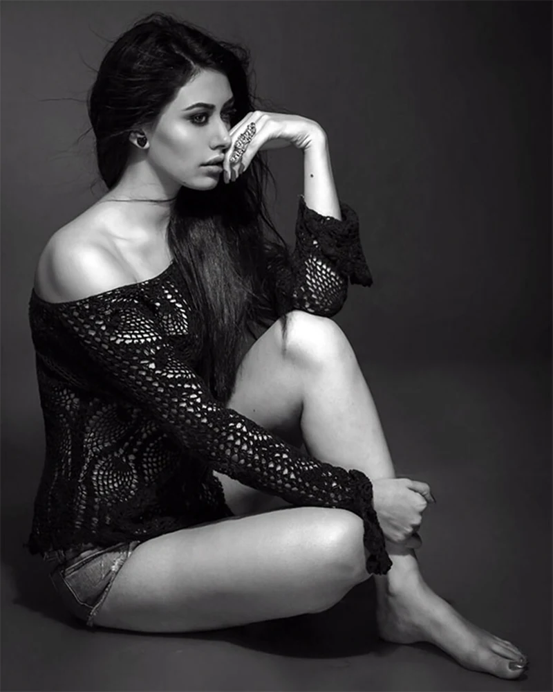 Warina Hussain sexy legs hot actress Gulebakavali bimbisara Warina Hussain sexy legs hot actress Gulebakavali bimbisara