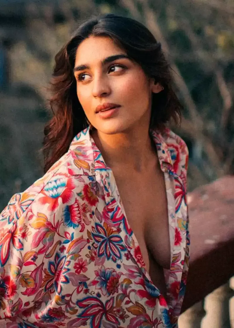 yukti thareja braless bollywood actress yukti thareja braless bollywood actress