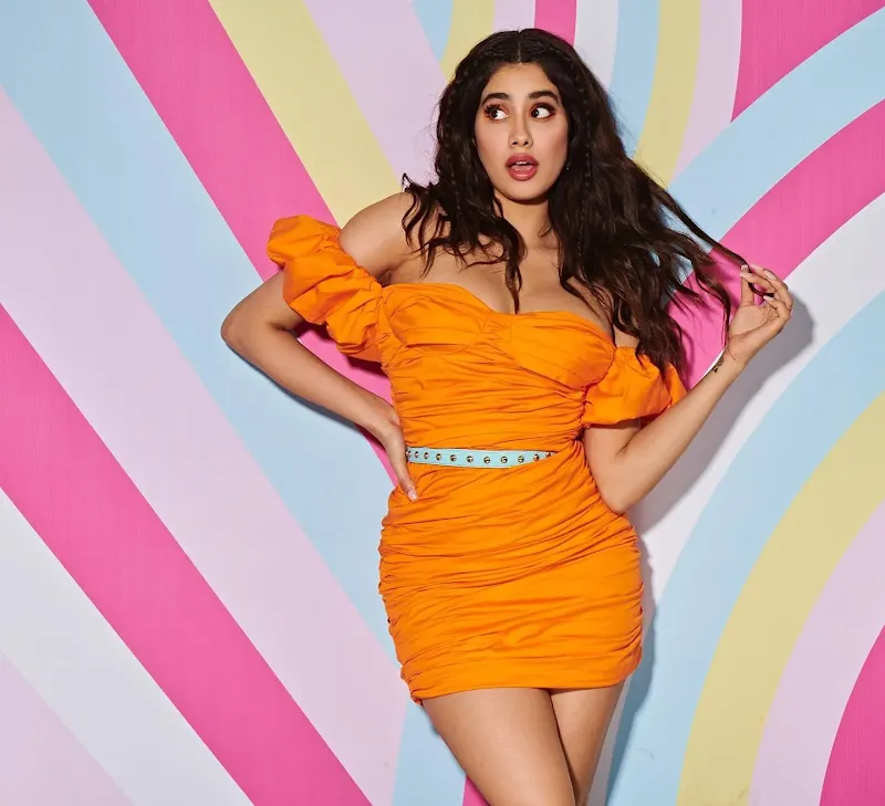 Janhvi Kapoor curvy body short dress Janhvi Kapoor curvy body short dress